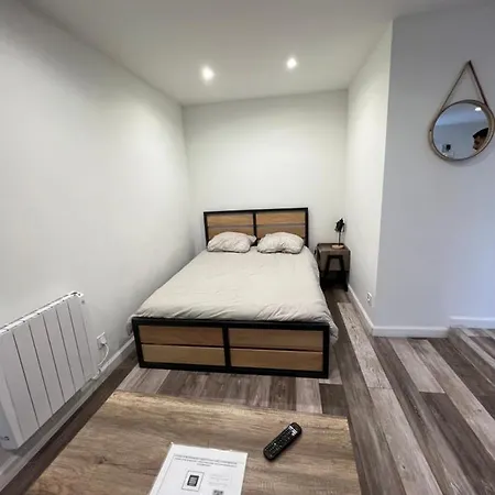 Superbe Appartement Avec Parking Gratuit Sur Place Blanzy Exterior foto